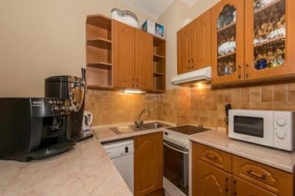 Green View Apartment - image 15