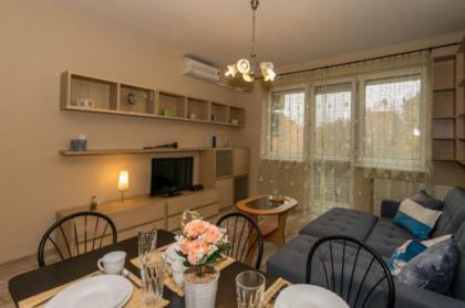 Green View Apartment - image 17