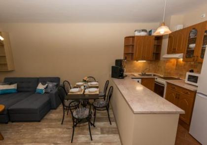 Green View Apartment - image 18